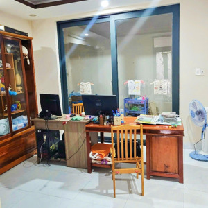 nhà 4 tầng hoàn kiếm, giáp cửu long và sát lê hồng phong * ở bao ổn * giá: 8 tỷ 550 triệu