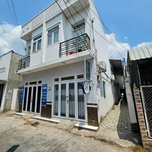 Nhà trệt lầu và 5 phòng trọ Gần trường đại học Y Dược Cần Thơ