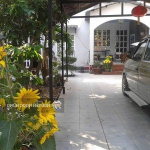 chủ đi định cư australia nên cần bán nhà dt 11,6x25 có 150m2 thổ cư kèm căn nhà dang biệt thự nhỏ