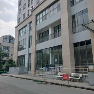 cho thuê vp tầng 2 đường nguyễn huy tưởng, thanh xuân, hn. dt 800m2 thông sàn. giá 230k/m2/tháng