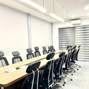 Văn Phòng Sẵn Nội Thất Như Hình Giá Từ 12 – 15 Tr/tháng. LH: OFFICE DANANG – 0935 999 438