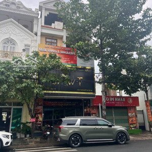 Cho Thuê Nhà Mặt Tiền đường D1 , Kdc Phú Hoà 1 Giá Thuê Cực Rẻ Chỉ 22triệu/ Tháng