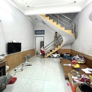 cho thuê nguyên căn sát bên siêu thị emart phan huy ích - dt:4x14m, 2pn 2wc , nhà rộng rãi