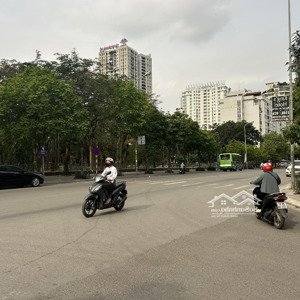 chinh chủ bán đất công viên cầu giấy ,diện tích 90m.mặt tiền 7.5m. ngõ 3m. giá 16.8 tỷ