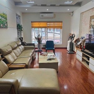 cho thuê căn góc 2 mặt tiền gồm tầng 1, 2 tại số 10 kđt trung yên, đường 2 ô tô tránh nhau