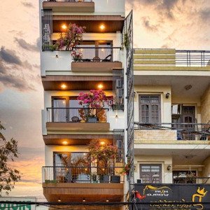 bán nhà 7 tầng đường núi thành gồm 17 phòng view công viên châu á, dòng tiền sẵn 960 triệu/năm