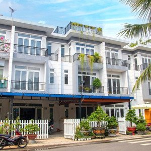 Cho Thuê Nhà Phố Bella Villa 1 Trệt 2 Lầu đầy đủ Nội Thất