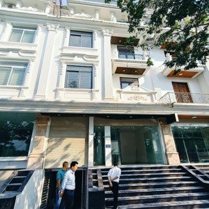 ct nhà tp giao lưu - phạm văn đồng, bắc từ liêm dt 120m2, mặt tiền 8m, 5 tầng 1 hầm, thang máy