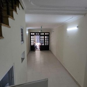 cho thuê nhà liền kề kđt đại kim, hoàng mai, 60m2 x 4 tầng, 2 ô tô tránh, vỉa hè rộng, 14,5 tr/th