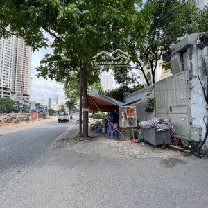 một căn duy nhất gần mặt phố ngô_quyền ôtô lùi tận cửa sát học viện chính trị .!