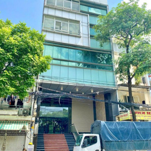 cho thuê tòa nhà văn phòng 761m2 sử dụng, khu vực sân bay