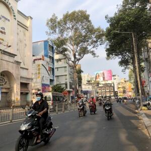 Bán Nhà Góc 2 Mặt Tiền Đường 2 chiều lề rộng, Trung Tâm Quận 5. Vị trí giáp ranh quận 1