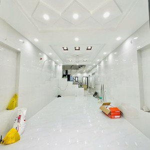 Nhà Mt Kinh Doanh 10m Dương Quảng Hàm 2 Lầu 3pn 4wc 22tr