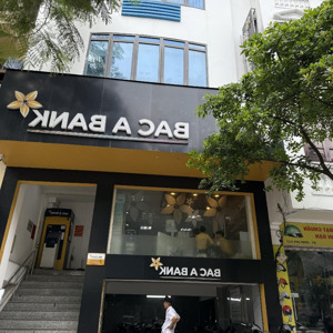 building 8t mặt phố nguyễn chí thanh, mặt tiền khủng 9.6m, vỉa hè đá bóng, thang máy, kd đỉnh!