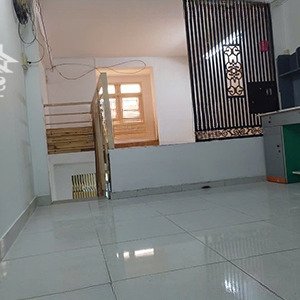 cho thuê nhà 1 trệt 2 lầu, 97m2, 3pn, giá tốt đường số 11, phường 4, q4, hcm