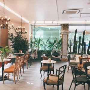 cho thuê nhà mặt phố hàng bè - hoàn kiếm, dt: 70m2 x 3 tầng, mt: 5m, thông sàn, trung tâm phố cổ