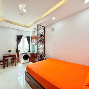 căn hộ đón nắng full nội thất, thang máy ngay trần quang diệu
