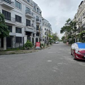 Phân Lô_Vỉa Hè_7 Tầng Thang Máy_Nội Thất Luxury_DT 70M²_MT 5M_Happy Land_Thị Trấn_Đông Anh