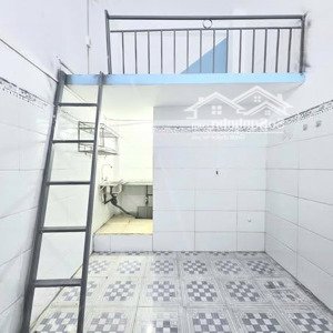 Phòng Ban Công - ở Ngay đoàn Thị điểm Thông Phạm Văn đồng, Không Chung Chủ