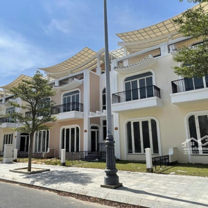 Parasol Sổ đỏ Trao Tay, Xẻ Khe, 2 Mặt Thoáng, Vị Trí đắc địa Giá Tốt Nhất Giỏ Hàng Chỉ Hơn 5 Tỷ