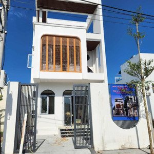 bán nhà đẹp mới 100%, đường 9m trung tâm thị trấn diên khánh, đối diện kđt nam sông cái