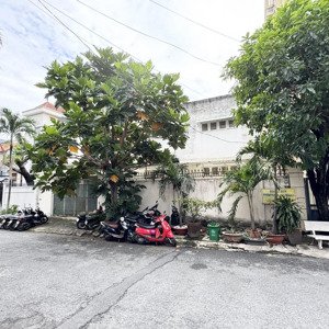 hiếm - bán lô đất 2 mặt tiền 216 nguyễn văn hưởng, thảo điền, 300m², 15,5 x 20, giá 250tr/m² tl