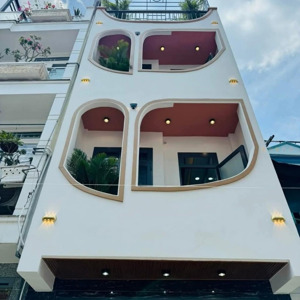 chính chủ cần bán nhà tô hiến thành p15 q10 cách công viên lê thị riêng 500m, giá 4tỷ950, dt 82,8m2