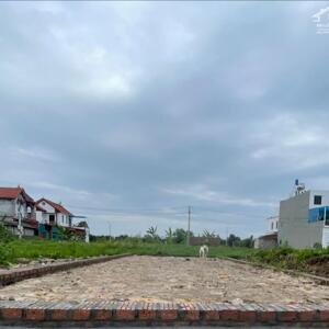 Bán đất bìa làng thị trấn quang minh, 58m², full thổ cư, đường 2 ô tô tránh nhau