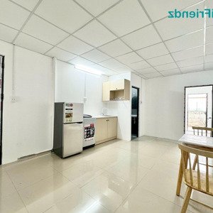 cho thuê căn hộ 2pn ban công full nt rộng 50m2, mới 100%, hẻm ô tô, ngay công viên lê thị riêng