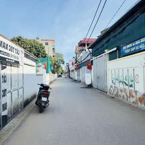 chủ gửi cần bán gấp trục chính kinh doanh ô tô đỗ cửa nhà thoái mái