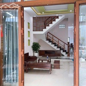 Cho Thuê Nhà 3 Tầng Mt Khu Nam Việt á ! Ngũ Hanh Sơn
Giá 18tr5/ Tháng 3pn ! 3wc ! Nôi Thất