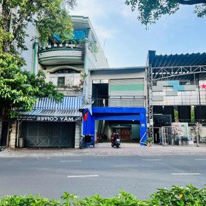 mình chính chủ, cần bán gấp nhà trong tháng. nhà 2 mặt tiền đường hoàng sa, tân bình. gửi hh cho mg