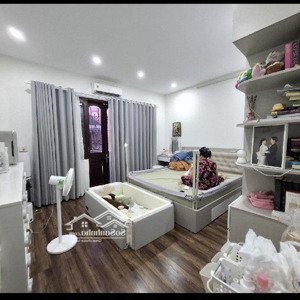 nhà phố trần quốc hoàn 54/58m2 4 tầng nhà đẹp ô tô đỗ cửa