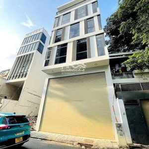 cho thuê nhà đường cách mạng tháng tám, p7. dt: 7,5x20m. hầm trệt 4 lầu suốt. thang máy