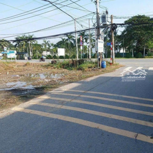 đất bàu bàng, nằm giữa 2 đường ql13 và đường hcm, gần 3 kcn, gần chợ, 223m2, giá 920 triệu