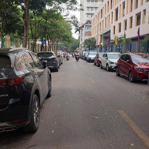 siêu phẩm cầu giấy - phân lô đẳng cấp - ô tô tránh - thang máy - vỉa hè - nhà mới koong