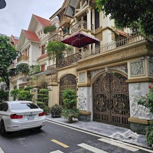 ***** Biệt Thự Giảng Võ - Hàng Xóm Vinhome Gallery - 140m2 - Mt 11m - 64.5 Tỷ 