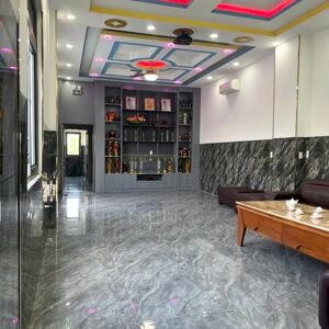 Cho Thuê Mặt Bằng Kinh Doanh Mặt Tiền 5x60m – Gần Vincom 550, Thuận An, Bình Dương | 1 Trệt 3 Lầu + Thang Máy, Giá Chỉ 35 Triệu/Tháng