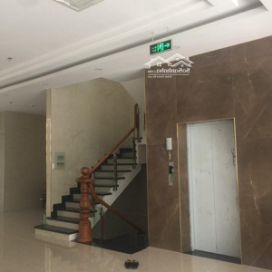 toà nhà 9 tầng thang máy, mặt tiền nguyễn công trứ q1, dt 4x13m, hđt 70tr/th, làm việc trực tiếp