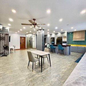 siêu phẩm căn hộ hạng sang 3pn 3wc - dt 140m2 - full nội thất cao cấp - ngay trung tâm thành phố