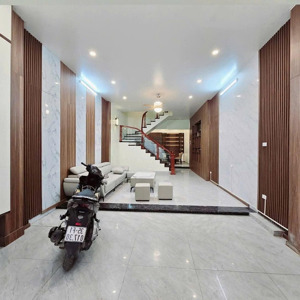 nhà riêng vũ trọng phụng ô tô đỗ cửa, lô góc 2 thoáng, sổ nở hậu, full nội thất, không quy hoạch