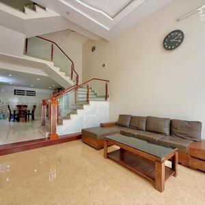 Cho thuê nhà Văn Cao 5 phòng ngủ khép kín, DT: 70m2.