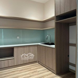 Tầng 2, Có Thang Thang Bộ, Thang Máy, Lối đi Riêng, Khu Văn Minh, An Toàn, Gần Trường, Trạm.