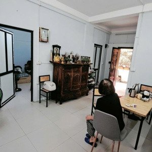 bán gấp cc 43m2 tại nguyễn phong sắc, dịch vọng hậu, cầu giấy, giá 4,3 tỷ