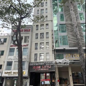 khan hiếm: bán ks bùi thị xuân, q.1. dt: 5.33 x 21m. kc: hầm, 12 tầng. tn: 550tr/th. giá: 110 tỷ