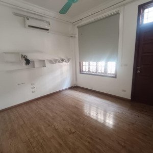 cho thuê gấp nhà riêng 5pn, 4wc, 55m2 tại lê trọng tấn, thanh xuân, 16 triệu vnd