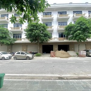 Bán Căn Biệt Thự 60m2 Tp Thanh Hoá - Sẵn Sổ. Lh: 
