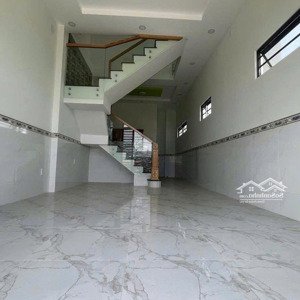 bán nhà phố mặt tiền đường đt 824, sổ hồng riêng chỉ 2 tỷ 3 dọn vào ở ngay