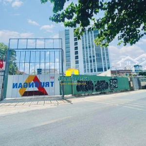 1100m2 Góc 2mt Ngay Phan đăng Lưu, Phú Nhuận, Dt: 22x46m Giá 120 Tỷ Hđt 350tr