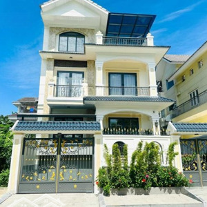 cơ hội tốt nên nắm bắt. mt đường số trần não, dt 10m x 18m, cn 180m2. 4 tầng, giá 40 tỷ còn 33 tỷ